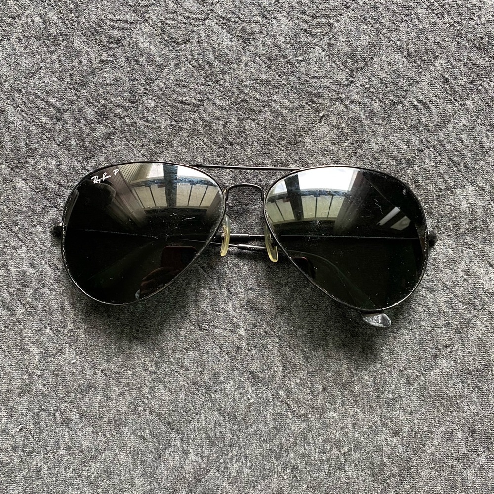 Vintage Ray-Ban black wire aviator sunglasses unisex polarized lenses